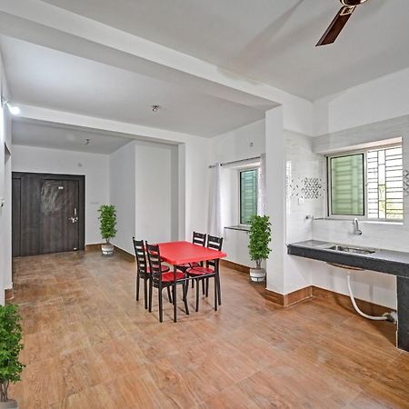 Capital O Madison Blue Hotel Bhubaneswar Bagian luar foto