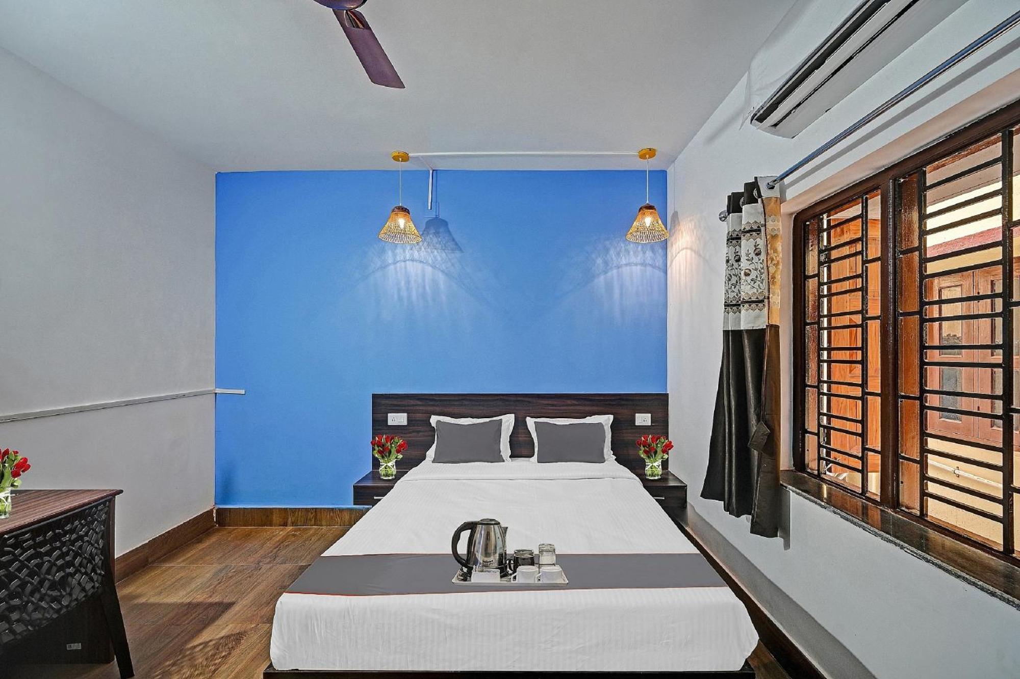 Capital O Madison Blue Hotel Bhubaneswar Bagian luar foto