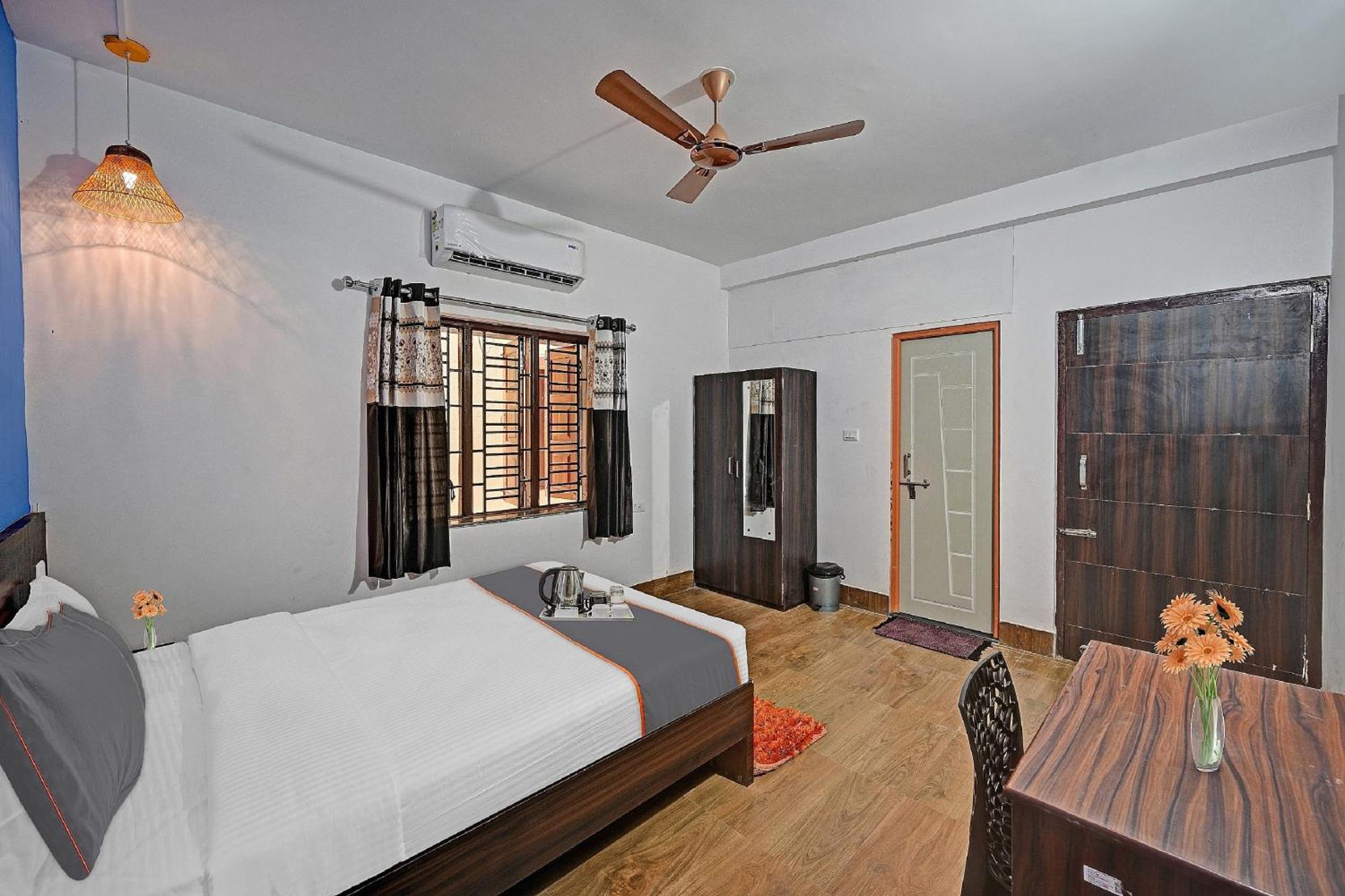 Capital O Madison Blue Hotel Bhubaneswar Bagian luar foto