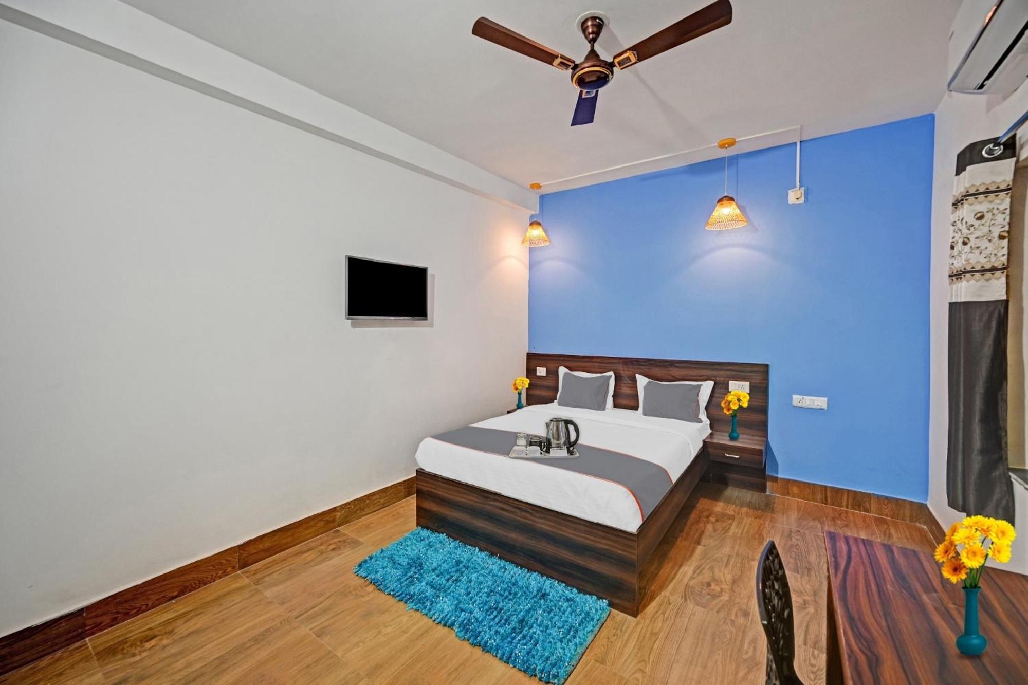 Capital O Madison Blue Hotel Bhubaneswar Bagian luar foto