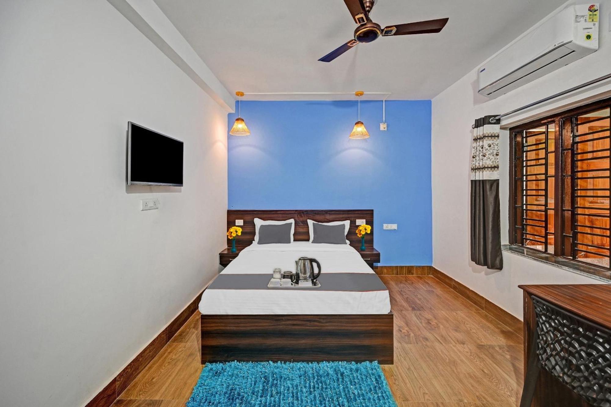 Capital O Madison Blue Hotel Bhubaneswar Bagian luar foto